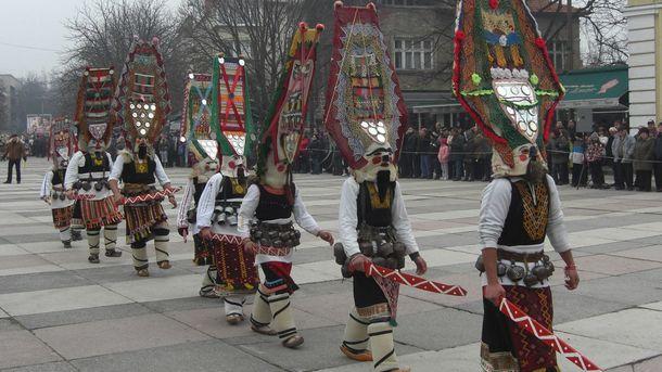 В Ямбол се провежда 19-ят  Международен маскараден фестивал Кукерландия. В