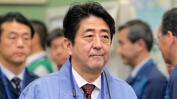 Японците гласуват днес на предсрочни парламентарни избори Премиерът Шиндзо Абе