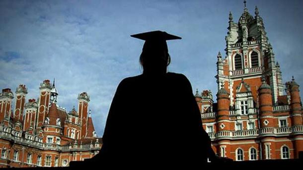 Българските ученици предпочитат да продължат обучението си в университети във