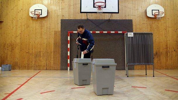 В Чехия започва вторият ден на парламентарните избори като очакванията