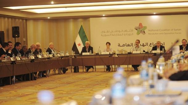 Сирийската опозиция ще състави 50-членна делегация за участие в преговорите