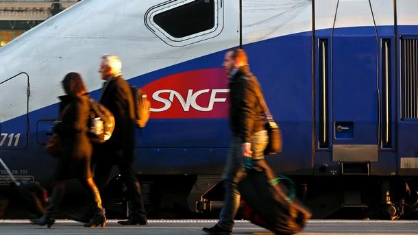 Продължава да бъде нарушен железопътният транспорт на парижката гара Монпарнас