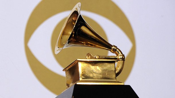 Трикратна носителка на Грами пее във водещата песен на новия
