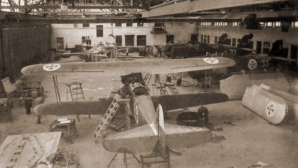 Музеят на авиацията съхранява историята на българското самолетостроене -  История и Вяра