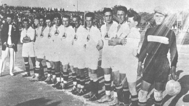 Отборът на „Славия” – държавен първенец по футбол през 1926 година.