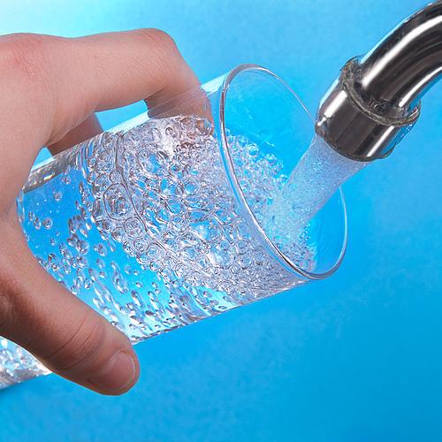 Всички специалисти по бъбречните болести съветват да се пие повече вода