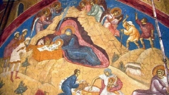 Die Geburt Christi - Wandmalerei aus dem 14. Jahrhundert im Wisoki-Detschani-Kloster im Kosovo.
