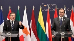 Жозе Барозу и Андонис Самарас по време на церемонията