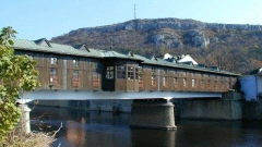 Покритият мост в Ловеч днес