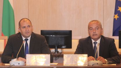 Președintele bulgar Rumen Radev și premierul Galab Donev