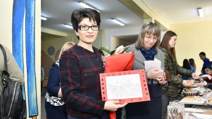 Десислава Атанасова участва в базара в подкрепа на Виктор