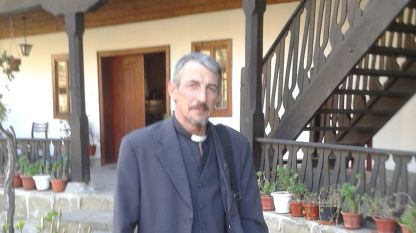 Роман Петров в Килифаревския манастир.