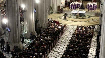 Момент сегодняшней церемонии по поводу годовщины в Кафедральном соборе Мадрида
