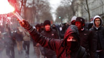 Демонстранти в Париж