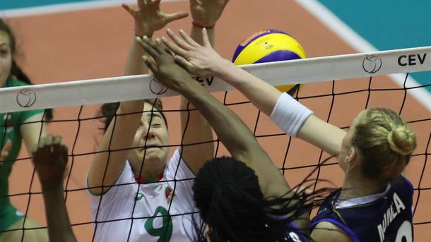 Девойките ни ще играят за бронза на европейското по волейбол