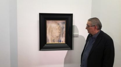 Светлин Русев пред портрета на Ванга в московската галерия