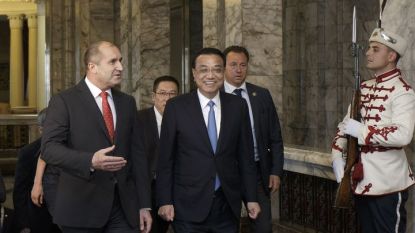 Президентът Румен Радев посреща китайския премиер Ли Къцян в президентството в София.