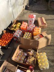 Доброволци на кампанията Бъди човек раздадоха хранителни пакети на близо