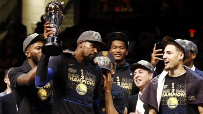 „Голдън Стейт“ отново спечели титлата в НБА