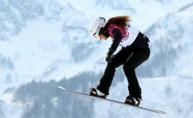Александра Жекова премина квалификациите валидни за последния кръг от световната купа по сноуборд
