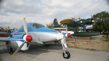 Експонати в Музея на авиацията в Крумово.