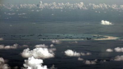 Китай строи изкуствено създадени острови в оспорваните води на Южнокитайско море