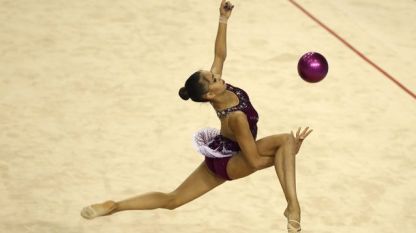 България няма да има представителки във финалите на обръч и топка на световното първенство по художествена гимнастика в Измир