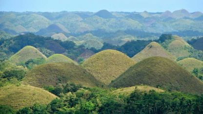 Шоколадовите хълмове във Филипините.