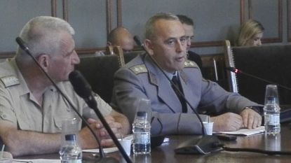 Началникът на НСО генерал-майор Данчо Дяков (вдясно) и началникът на отбраната ген. Андрей Боцев пред комисията по отбрана на НС.