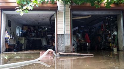 Наводнени гаражи в с. Герман