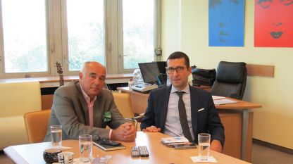Кирил Калев, директор на програма „Христо Ботев“ (вляво), и г-н Фабиен Флори, директор на Френския институт в България.