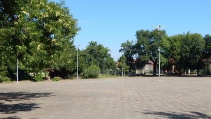 Площадът в Капитановци се првърна в игрище за волейбол