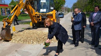 Министърът на регионалното развитие Десислава Терзиева стартира ремонта на второкласния път Криводол - Девене - Борован
