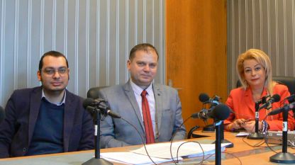 Слави Георгиев, адвокат Атанас Петров и Анелия Торошанова (отляво надясно).