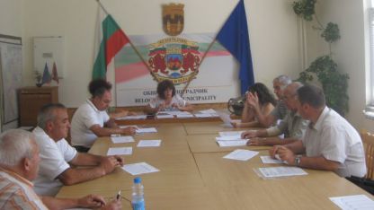 Секретарят на община Белоградчик Албена Бакалеева води консултациите за съставите на секционните избирателни комисии