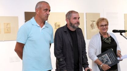 Любомир Козарев, управител на издателство, Красимир Илиев, куратор на изложбата, и Аделина Филева, директор на СГХГ (отляво надясно)