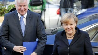 Хорст Зеехофер и Ангела Меркел тръгват заедно в предизборната надпревара.