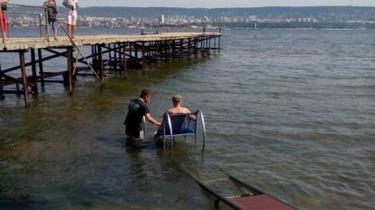 На българското черноморие май само два са плажовете, подходящи за хора със специфични нужди