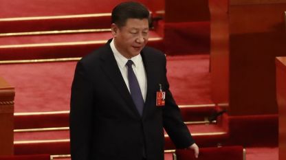 Президентът Си Цзинпин пристига за заседанието на парламента, което промени конституцията.