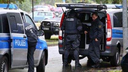 Полицията засили присъствието си в града с оглед на събитията в Кемниц, но участниците в протеста снощи бяха много по-малко