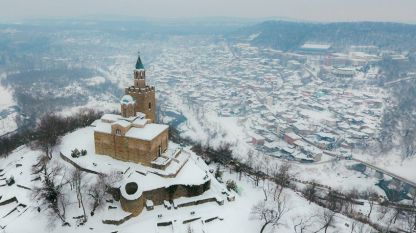 Крепостта Царевец през зимата от небето 