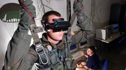 Обучение на парашутисти във виртуална реалност.