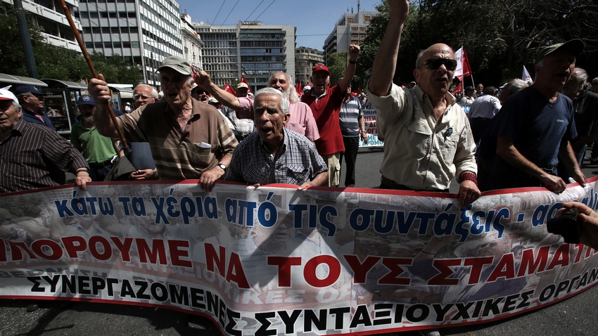 Гърция връща пари от орязани допълнителни пенсии - От деня - БНР ...