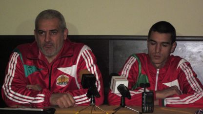 Ангел Иванов, отляво на снимката