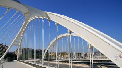 Мостът Bac de Roda в Барселона на испанския архитект Сантяго Калатрава