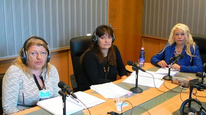 Адвокат Силва Цонева, Вера Иванова и Анелия Торошанова (отляво надясно) в студиото на предаването.