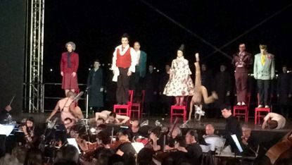 Сцена от „Севилският бръснар“ на Джоакино Росини, представен от Русенската опера на фестивала „Моцартови празници“ в Правец