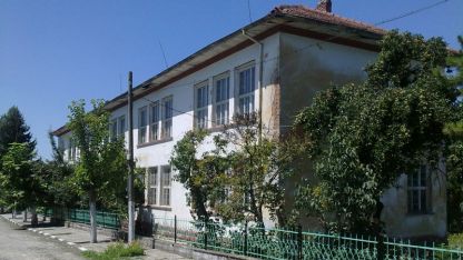 Защитеното училище в село Раброво, където се обучават 39 деца 