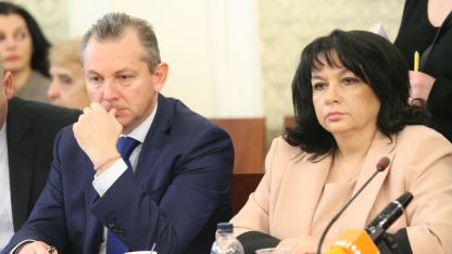 Димитър Георгиев и Теменужка Петкова на заседанието на двете парламентарни комисии. 