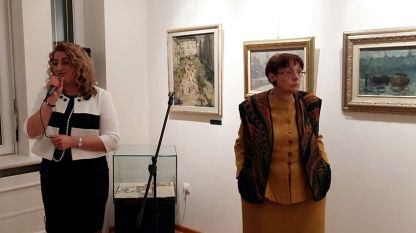 Мариела Табакова и проф. Ружа Маринска (вдясно на снимката) по време на откриването на изложбата на Никола Танев